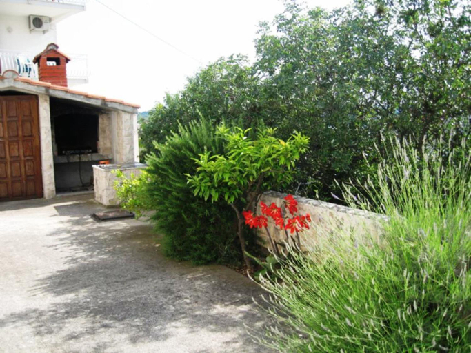 Surrounding environment 5, Ljiljana Apartment, Okrug
