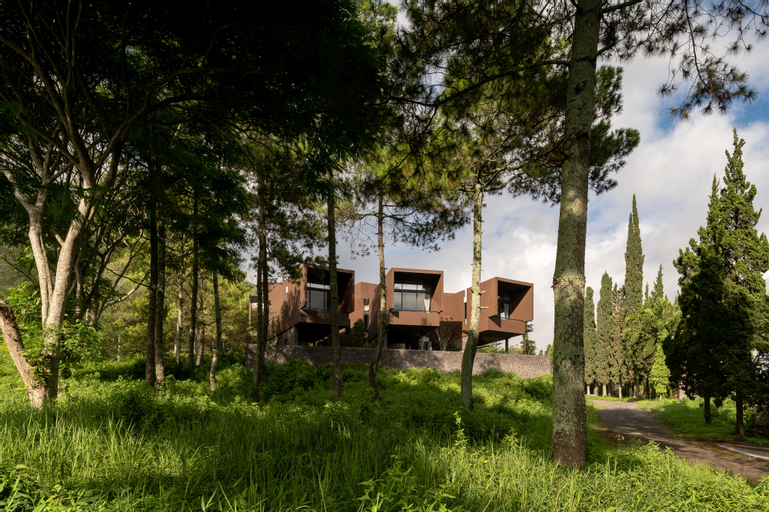 The Pillar Villas - Villa 1, Malang