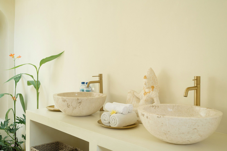 Bathroom 7