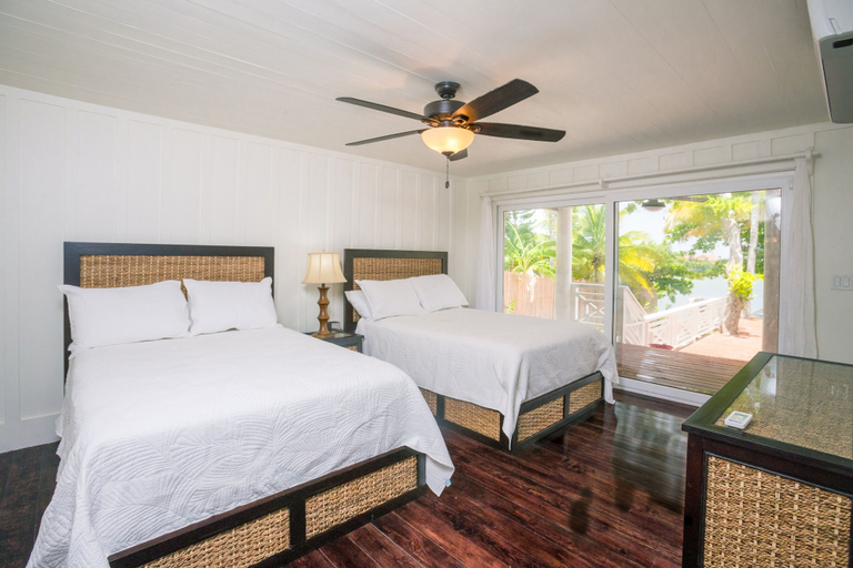 Bedroom 2, Serenity Beach House, Roatán