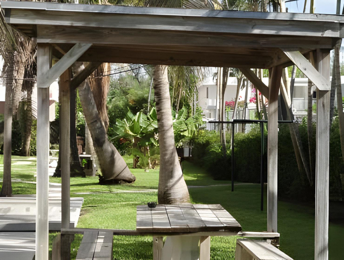 Others 5, Summerland Suites, Broward
