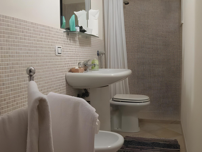 Bathroom 3, B&B Da Mati, Trapani