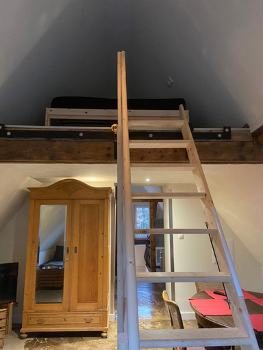Bedroom 2, Bahnhof Grenzau, Westerwaldkreis