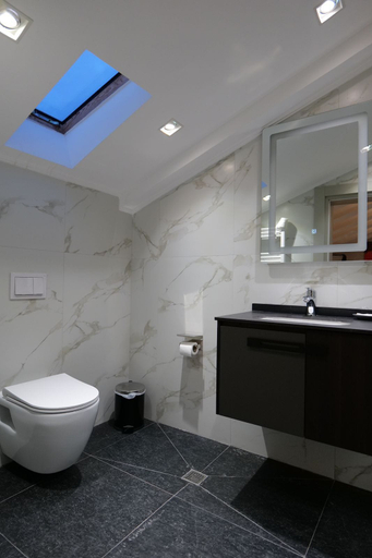 Bathroom 3, Vila Muslli, Korçës