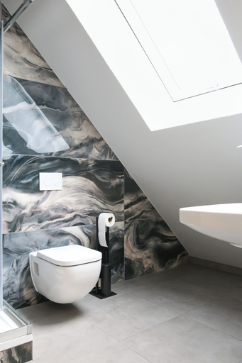 Bathroom 5, Hotel Löwenstein, Gießen