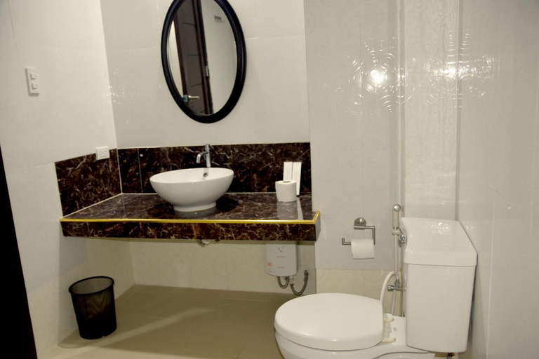 Bathroom 3, Isla De Oro Hotel, Mamburao