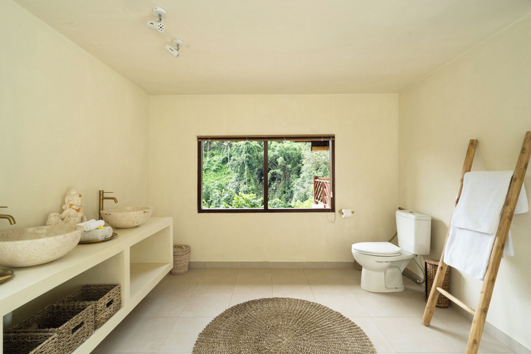 Bathroom 9