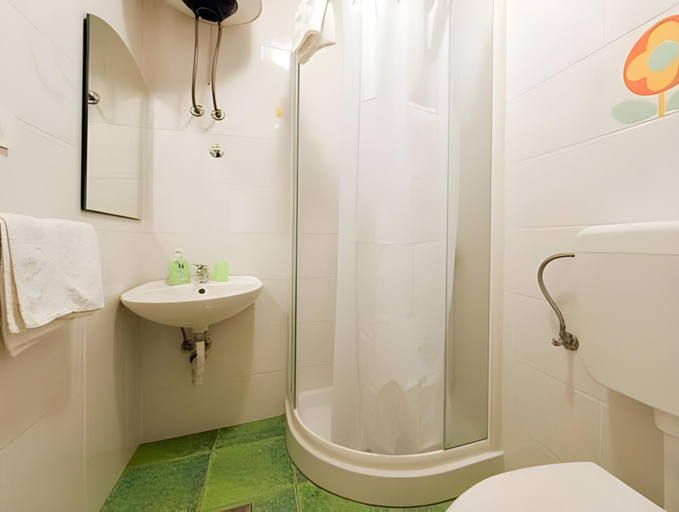 Bathroom 2, Apartments Javor, Rovinj