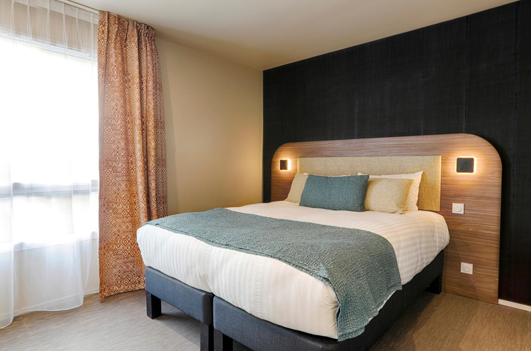 Bedroom 1, Residence Meublee Bellini Vannes, Morbihan