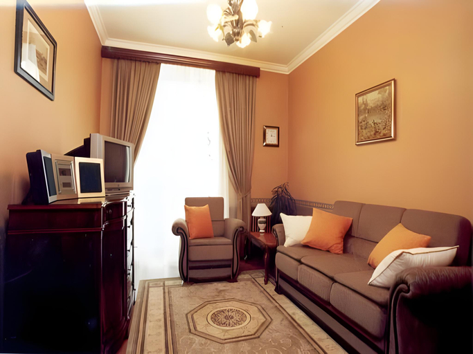 Others 4, Khreschatyk Suites, Pechers'kyi