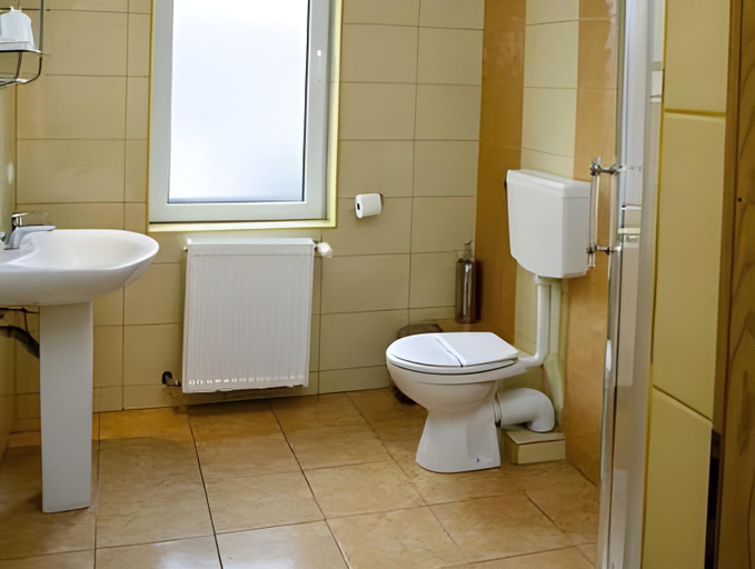 Bathroom 2, San Gennaro, Sighisoara