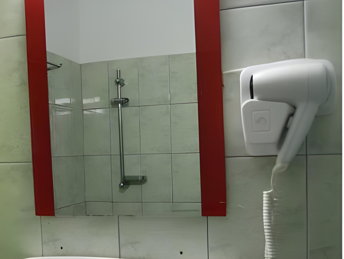 Bathroom 2, Hotel-Hostel Mignon Mamaia -private rooms with free parking, Constanta