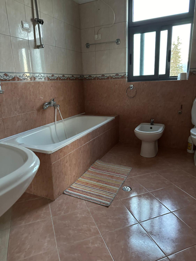 Others 4, Hostel Rinas, Tiranës