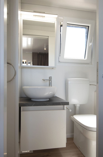 Bathroom 4, Camp Adriatik, Primošten