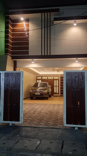 Exterior & Views 1, Guest House Omah Ningrat Surabaya, Surabaya
