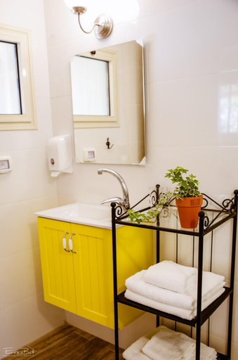 Bathroom 2, Shaar Hagolan Kibbutz Country Lodging by KHC