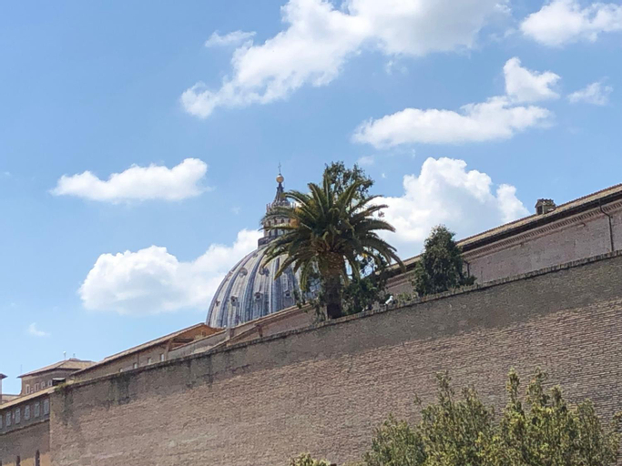 Manfredi House San Pietro, Rome