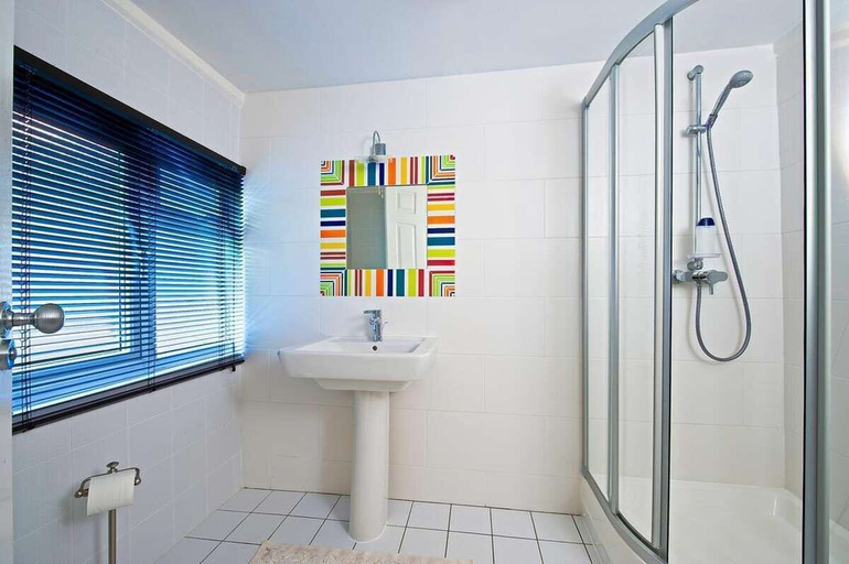 Bathroom 3, The Godalming Hotel, Surrey