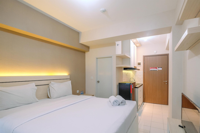 Bedroom 4, Comfort and Simply Studio Apartment at Podomoro Golf View By Travelio, Bogor