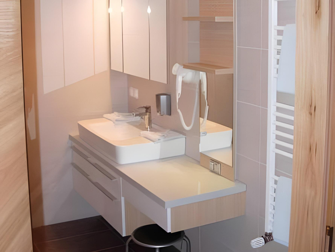 Bathroom 5, Erlebnis-Hotel-Appartements, Villach Land