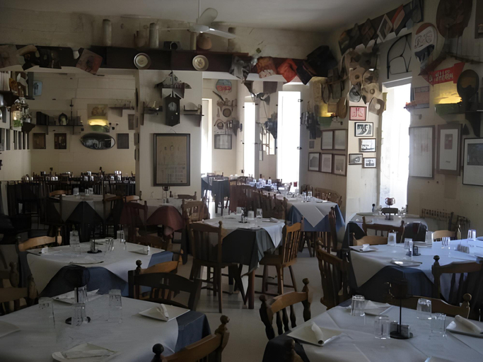 Food & Drinks 2, Luciano Valletta Boutique