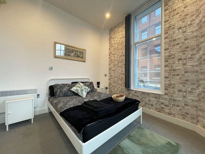 Others 3, Stylish City Center 2 BR Retreat, Sheffield