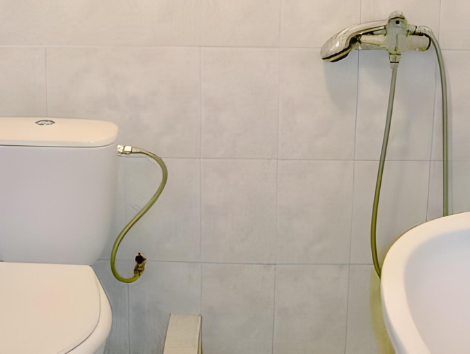 Bathroom 2, Albatross, Rezekne