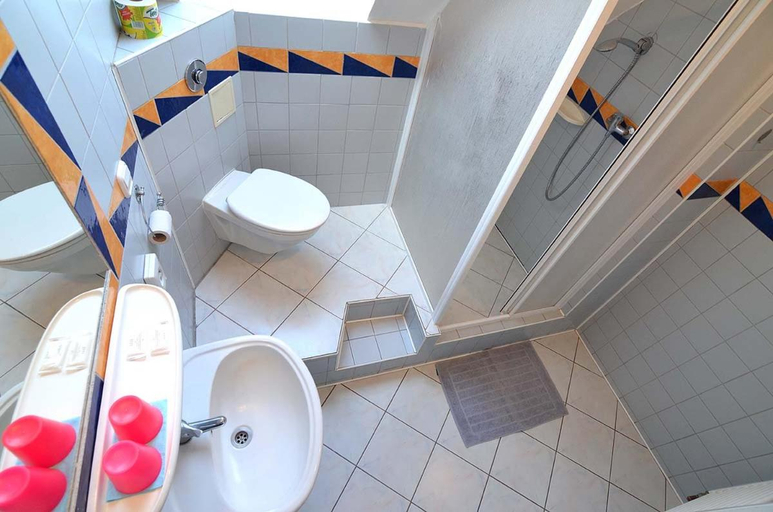 Bathroom, Hotel-EuroPenzion Salas, Michalovce