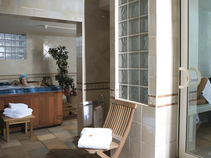 Bathroom 3, Hotel Le Lys, Hautes-Pyrénées