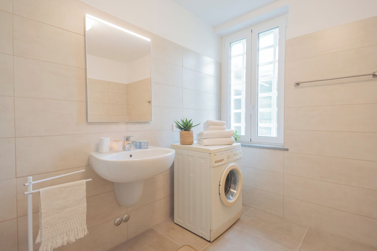 Bathroom 4, La Quiete With Private Garden by Rent all Como, Como
