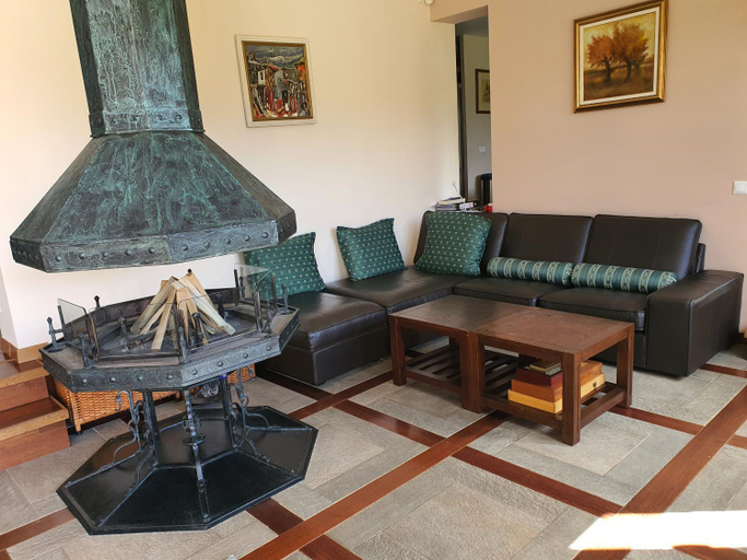 2, Ski & Spa Chalet Bansko, Razlog