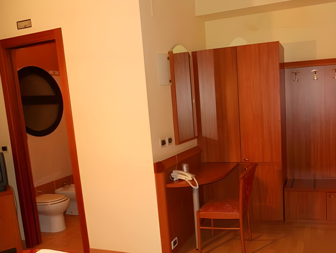 Others 2, Hotel Val Di Sangro, Chieti