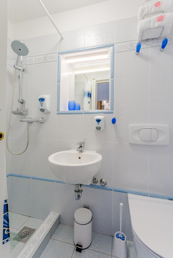 Bathroom 4, Apartments Villa Camellia - Adults Only, Supetar