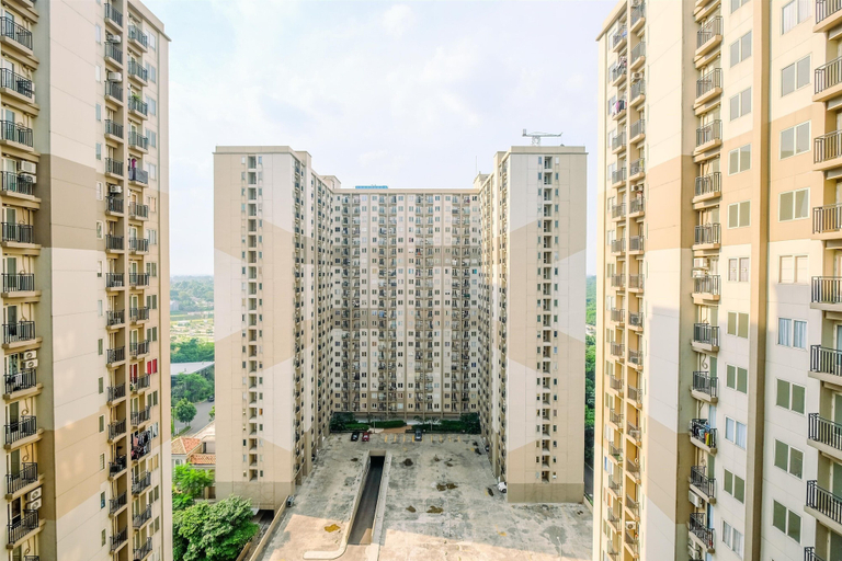 Exterior & Views 2, Nice and Comfort Living 2BR at Podomoro Golf View Apartment, Bogor