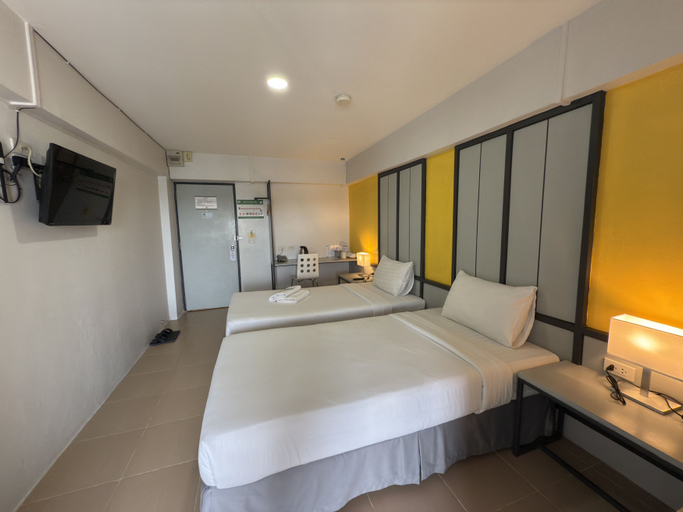 Bedroom 2, Regent Ngamwongwan Hotel, Muang Nonthaburi