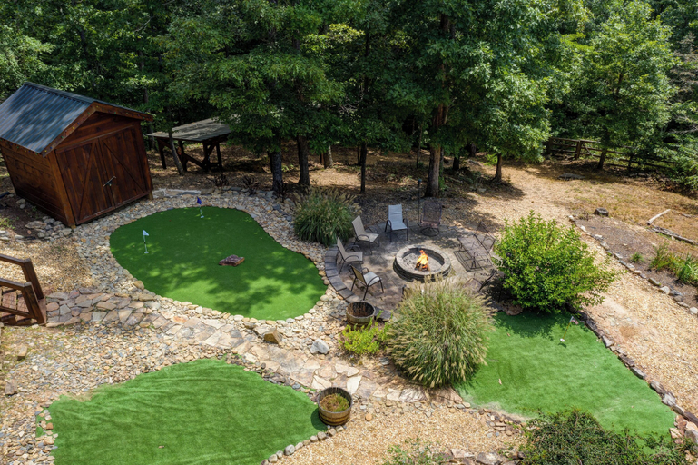 Others 5, Mountain Haven in the Woods, Fannin