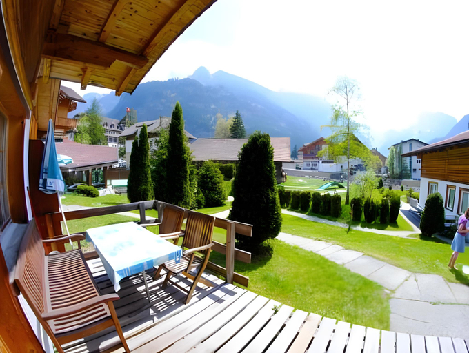 Others 3, Alpen Chalet, Frutigen