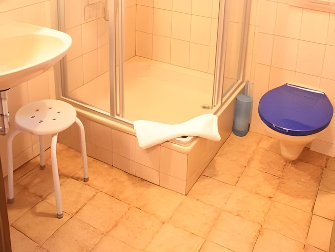 Bathroom, Ferienwohnungen Monteurzimmer zur Silbernen Kanne, Ansbach