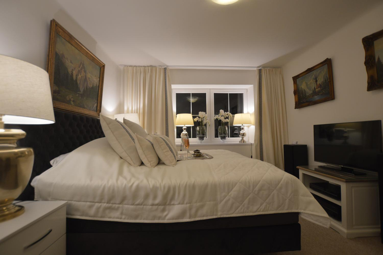 Bedroom 12