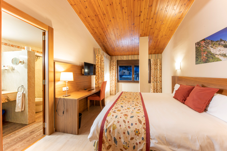 Bedroom 3, Guillem