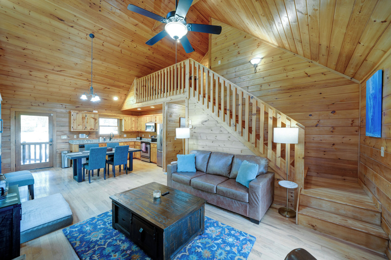 Others 4, Mountain Haven in the Woods, Fannin