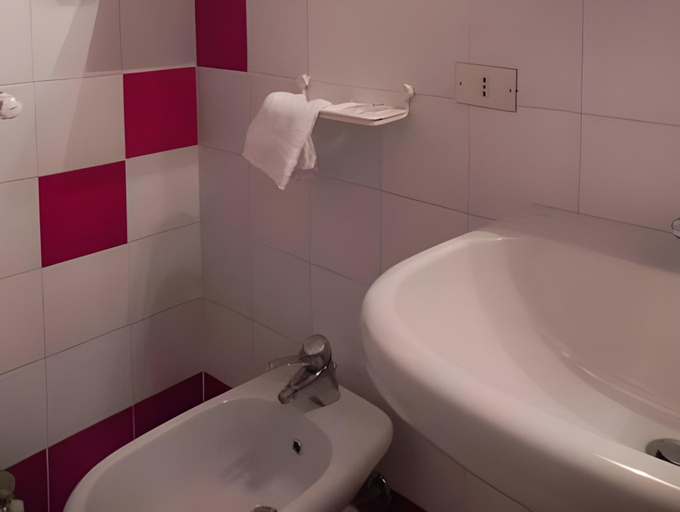Bathroom, Albergo Sant'Anna, Varese