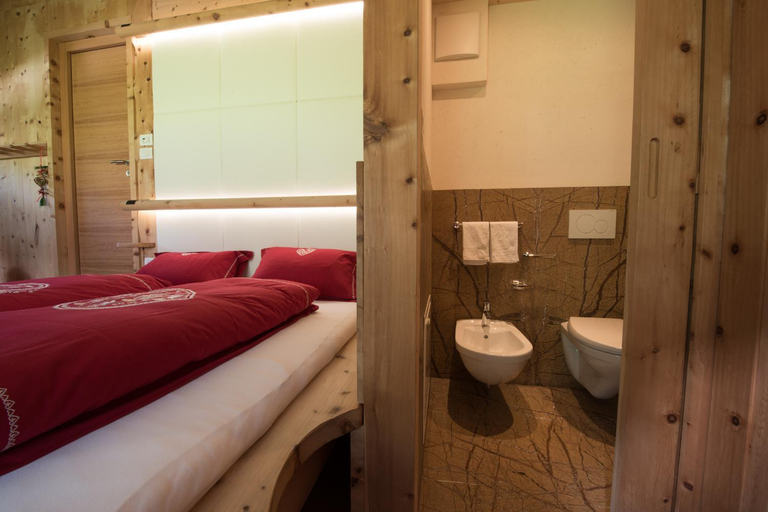 Bathroom, La Ucia by Fana Ladina, Bolzano