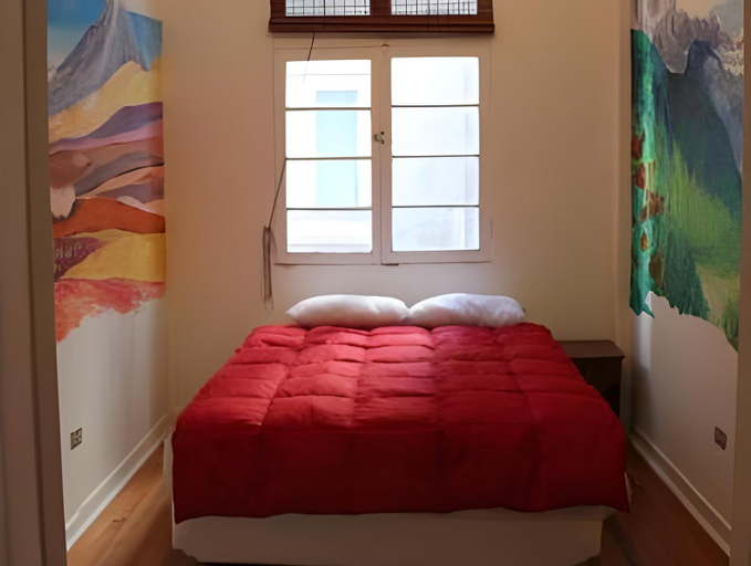 Others 2, Hostal Po, Valparaíso