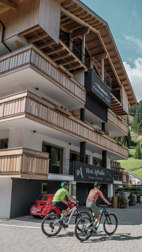 Exterior & Views 2, Hotel Arkadia - Adults Only, Bolzano