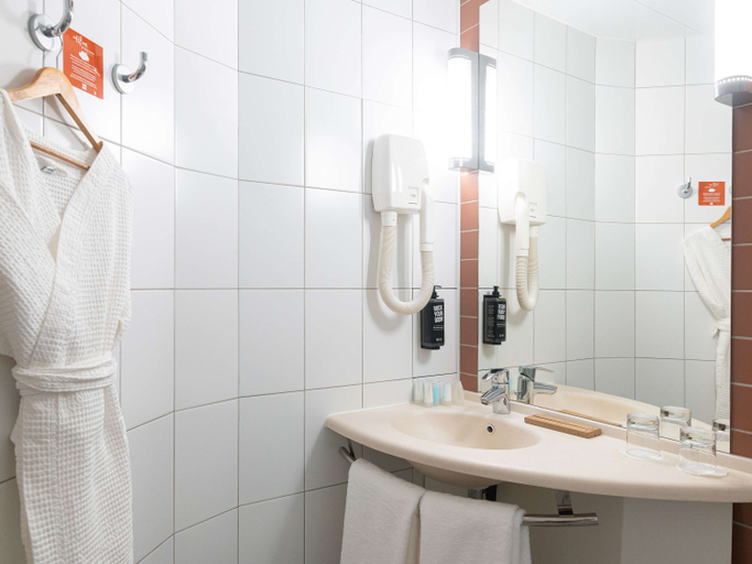 Bathroom 4, ibis Astana, Astana City