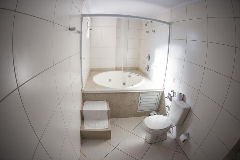 Bathroom 4, Hotel Contessi, Urussanga