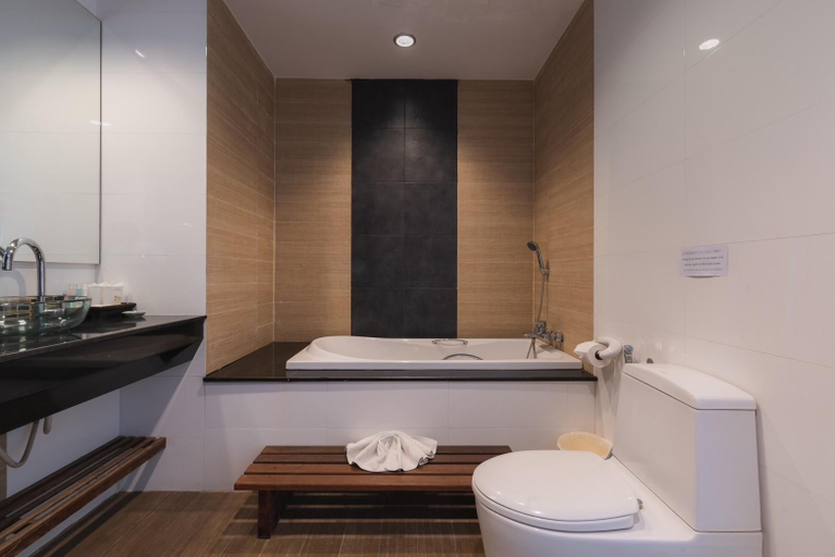Bathroom 11