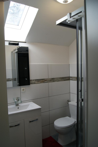Bathroom 5