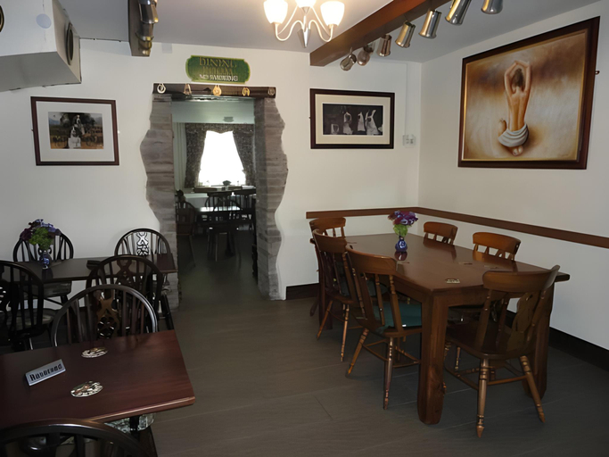 Others 5, Plough and Harrow, Powys